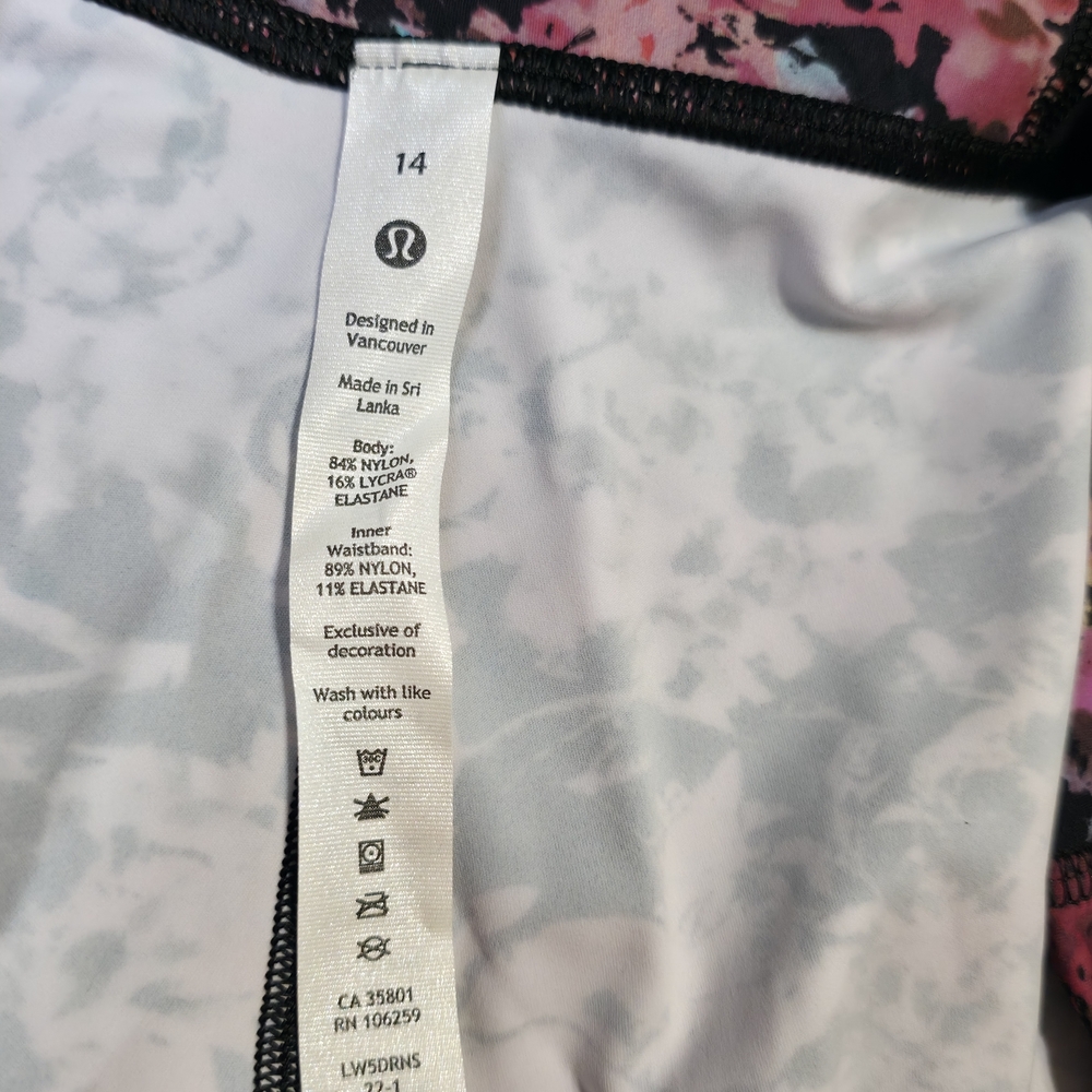 Women's Lululemon Leggings - Picture 3 of 9